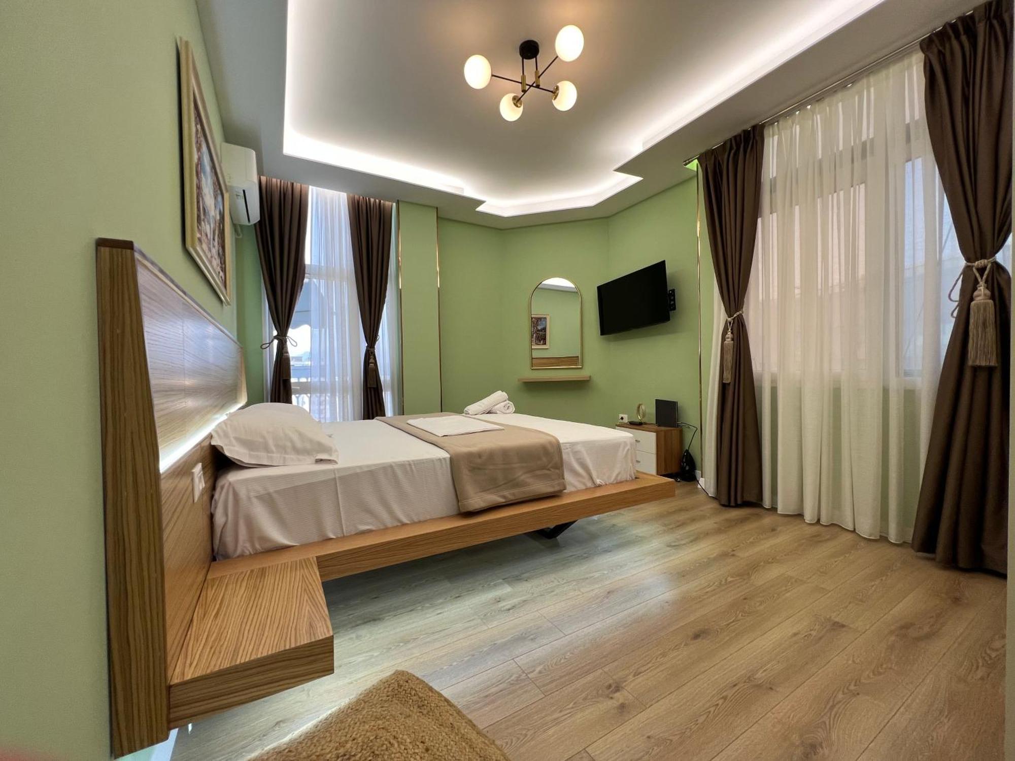 Spiranca Luxury Suites Tirana Exterior foto